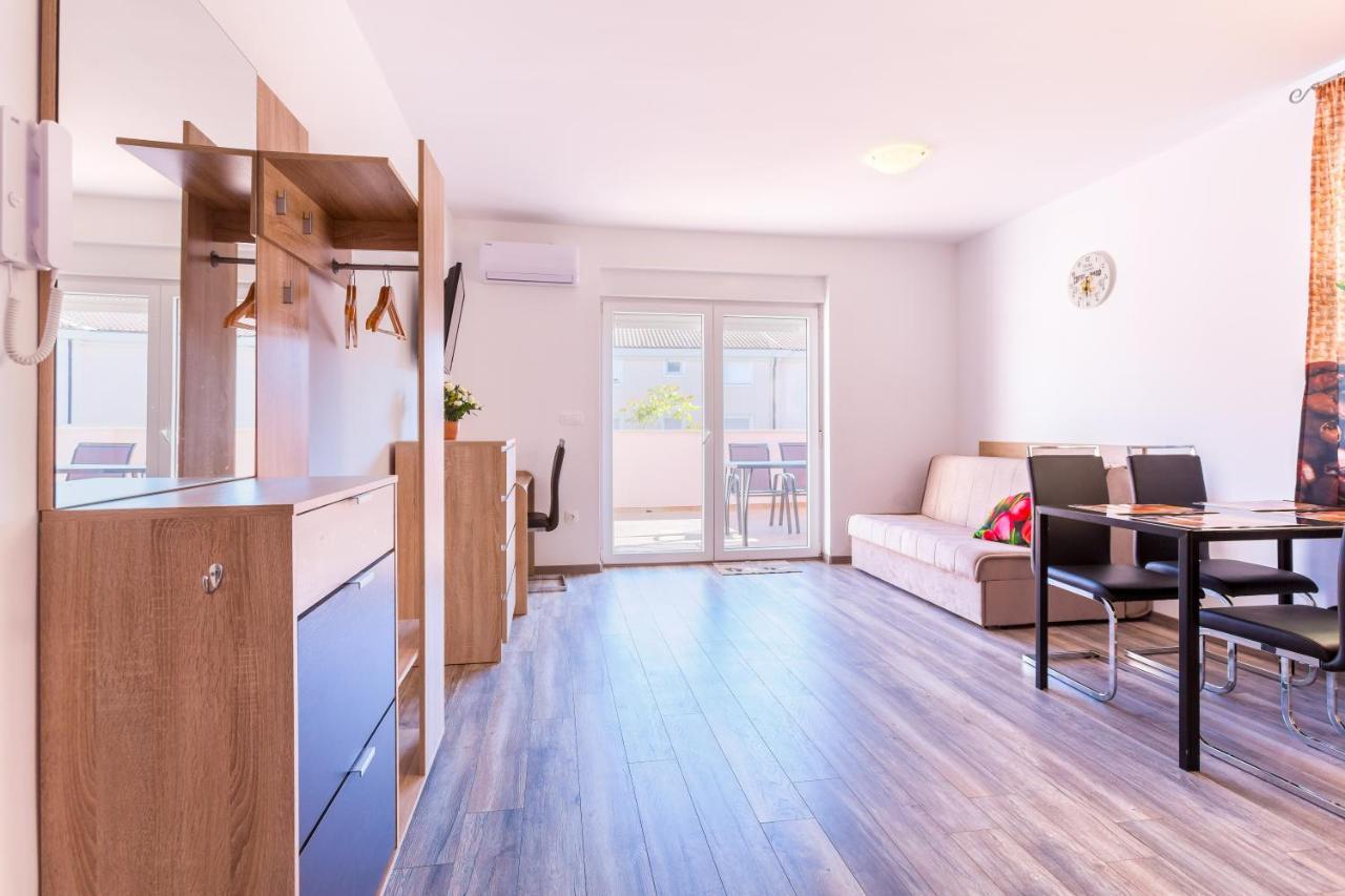 Irina Apartment Медулин Екстериор снимка