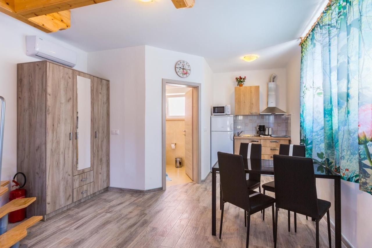 Irina Apartment Медулин Екстериор снимка