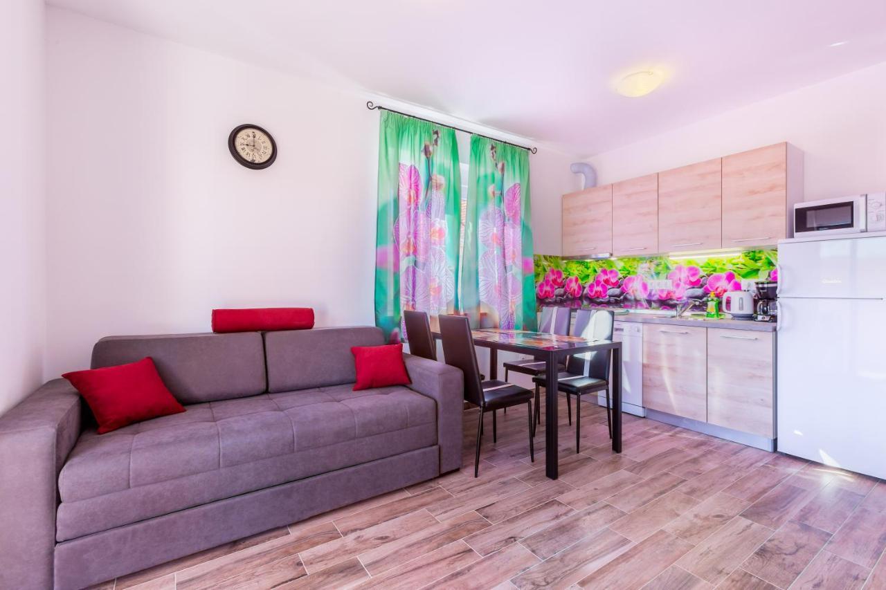 Irina Apartment Медулин Екстериор снимка