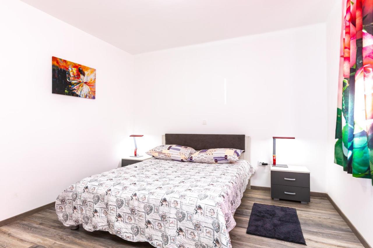 Irina Apartment Медулин Екстериор снимка