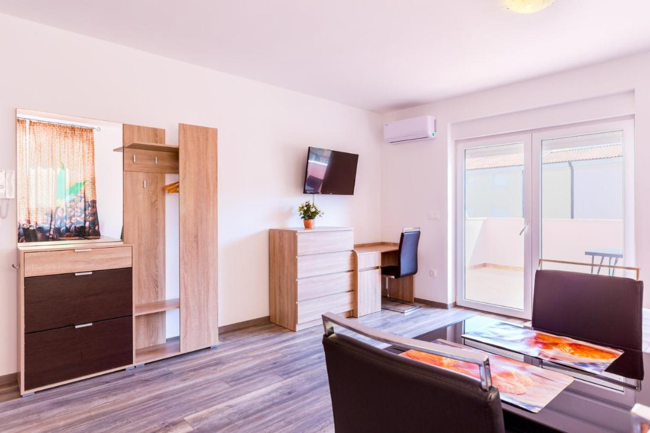Irina Apartment Медулин Екстериор снимка