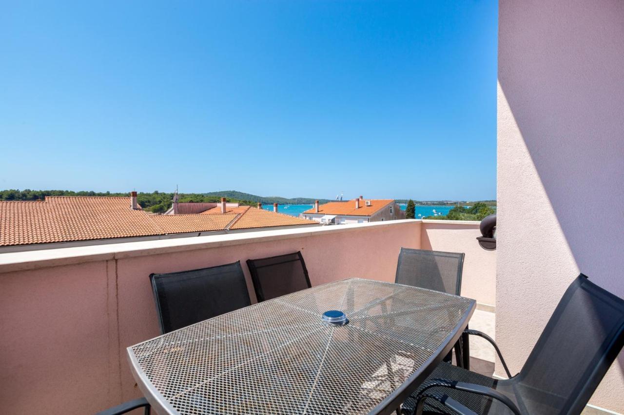 Irina Apartment Медулин Екстериор снимка