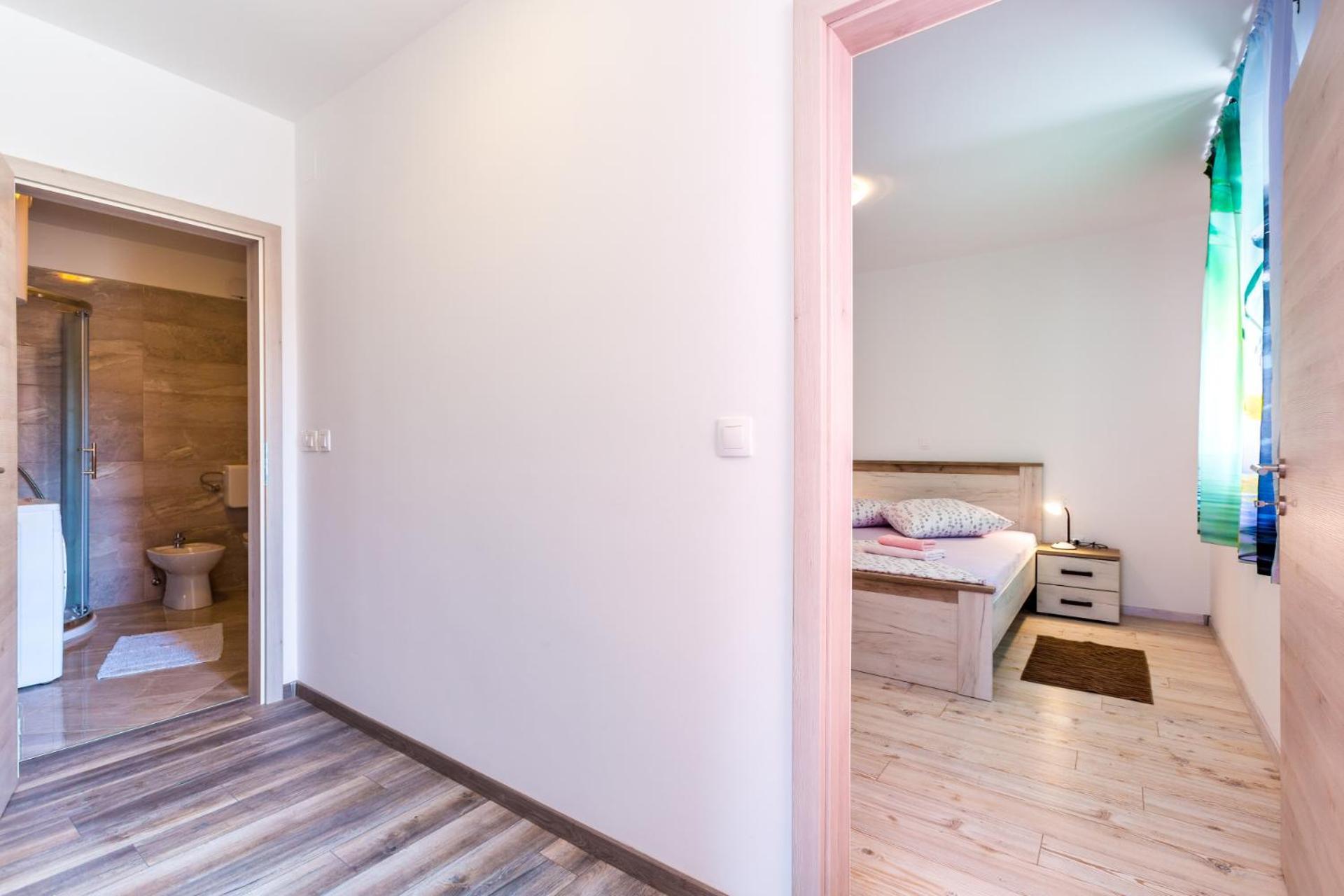 Irina Apartment Медулин Стая снимка